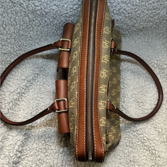 Dooney & Bourke - Picture 4 of 6